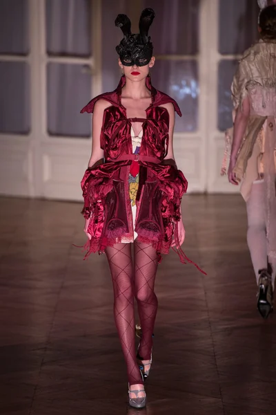 Look 32
